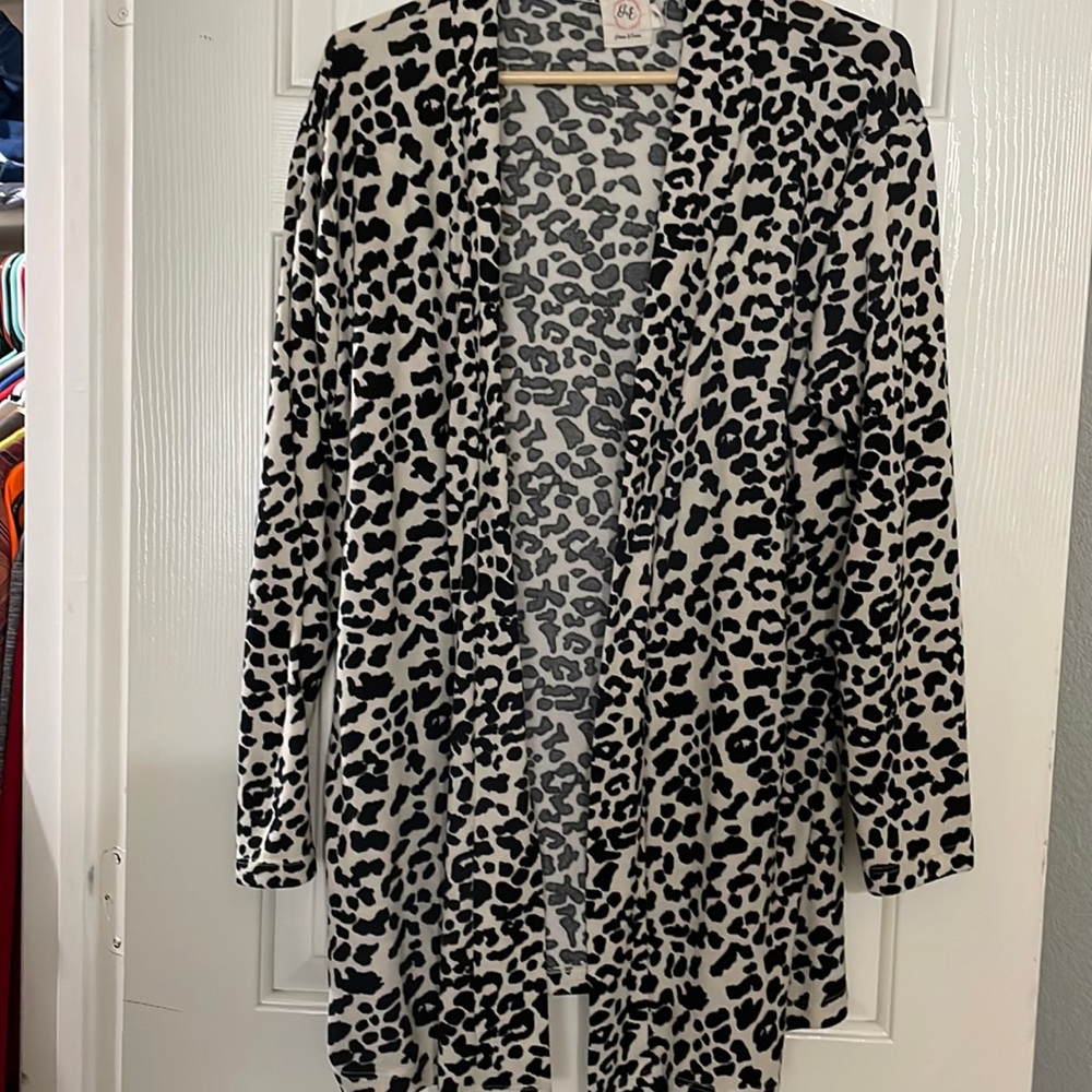 Cheetah top size med.